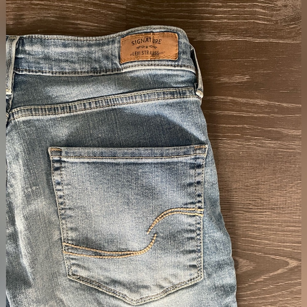 Levi’s Signature women’s jeans 30w 34 L. Modern skinny